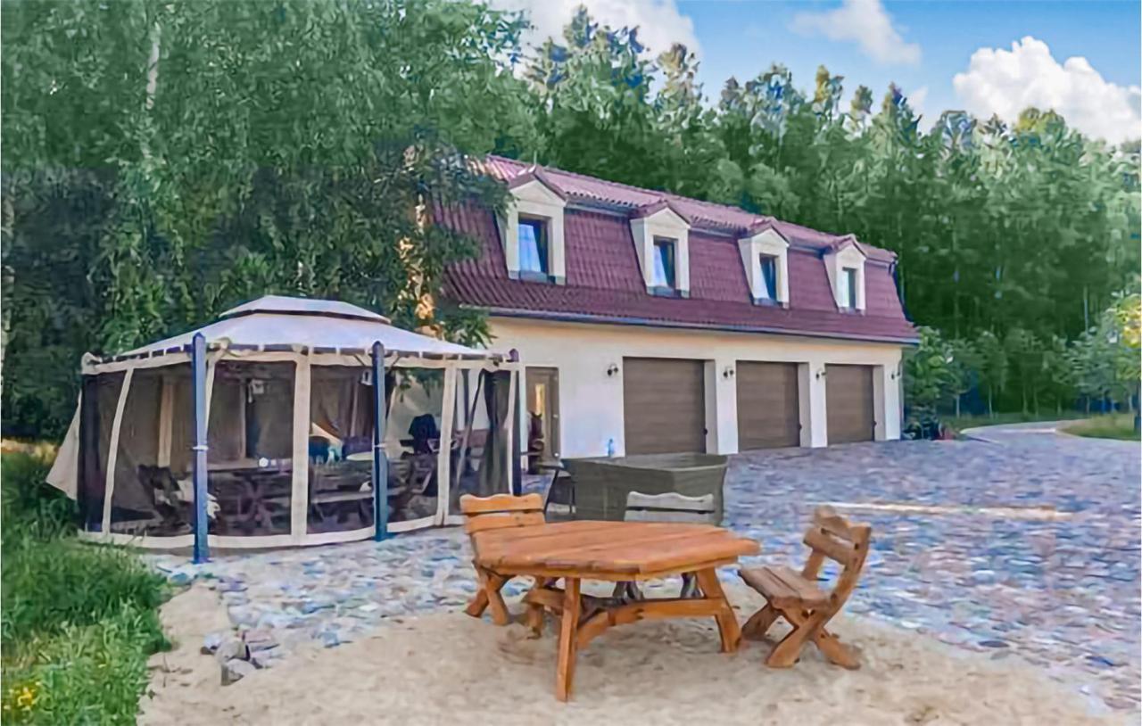 Amazing Home In Gniewino With Kitchen Екстер'єр фото